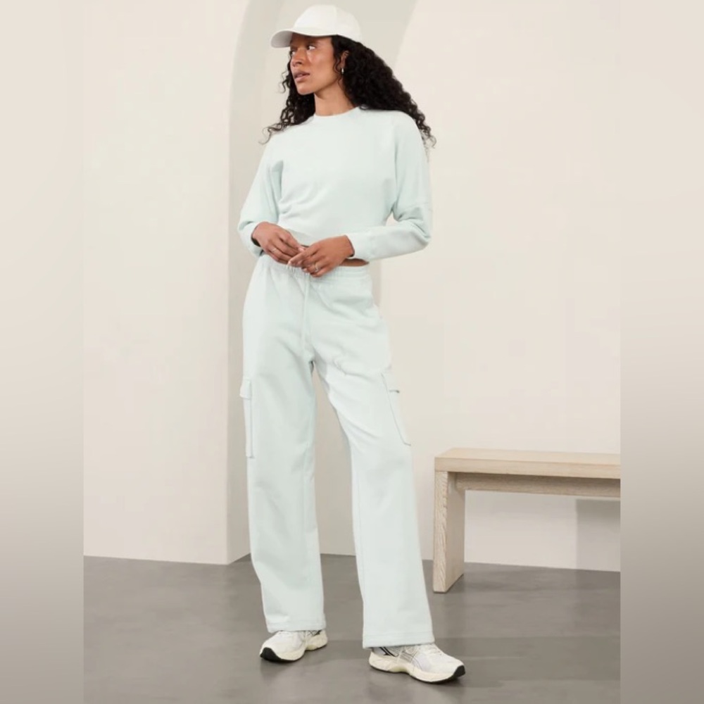 Glacier Track Pants with Wide-Leg Design and Lightweight Fabric